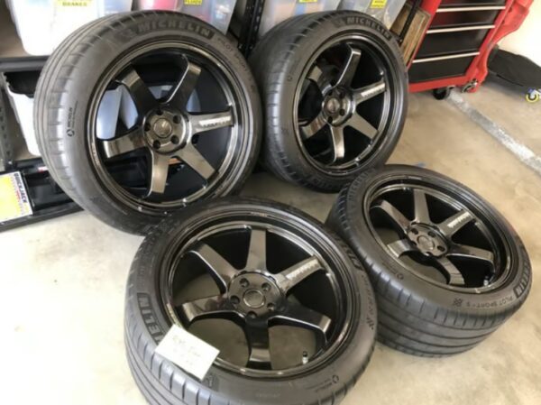 TE37 Ultra in discontinued size 20x11 +30 Front, 20x11 +0 Rear (Square setup) in Diamond Black on Michelin Pilot 4S