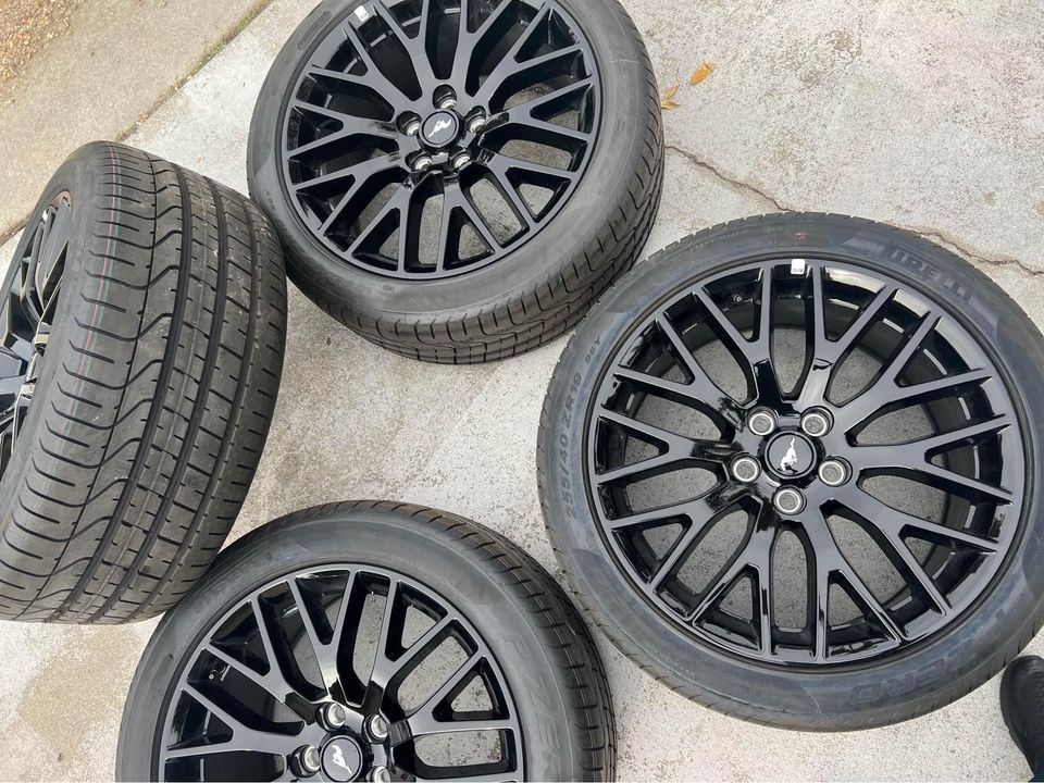 New Ford Mustang Performance Pack Wheels 19” New Pirelli Tires Rines Nuevos Oem Rims Staggered