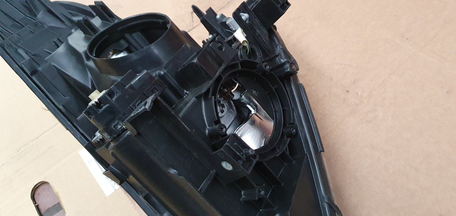 Genuine Nissan 370z xenon bulbs headlight