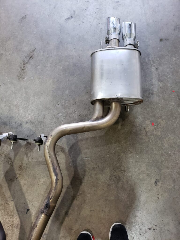 Roush Axel Back w/ Magnaflow resonated x-pipe