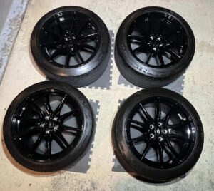 Set of OEM GT350, wheel and tire with only 1000 miles