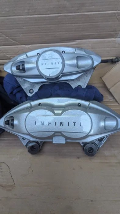 Q50/ Q60 Calipers infiniti "AKEBONO" set